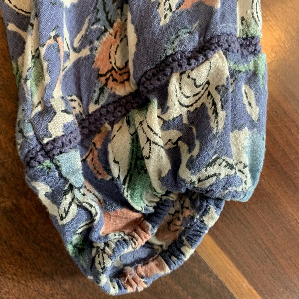 Floral Lucky Brand Peasant top, Size Small - Picture 5 of 5